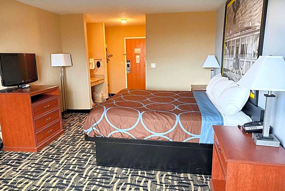 Super 8 by Wyndham Cozad