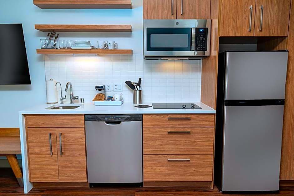 Element Sacramento Airport