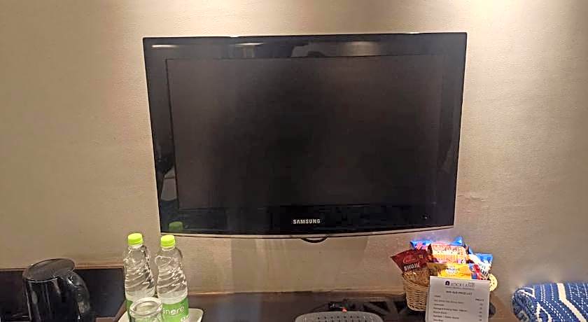 Rockland Hotel C R Park