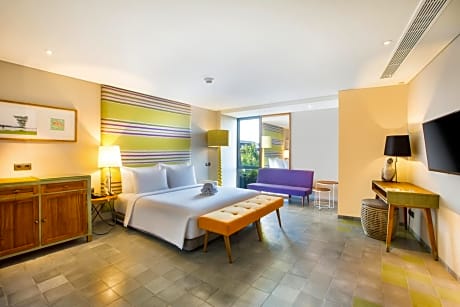 Corner Deluxe Double Room