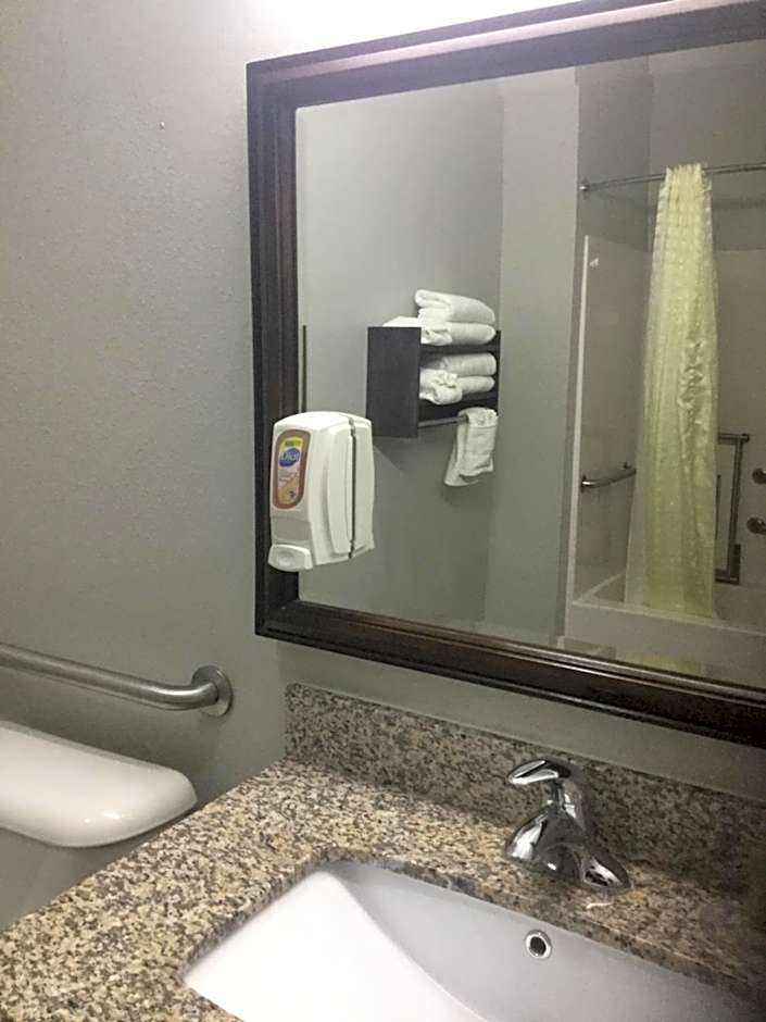 Muskogee Inn And Suites