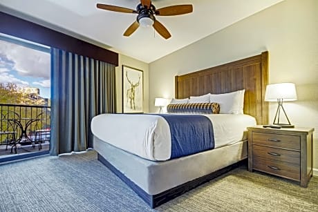 One-Bedroom Deluxe Apartment