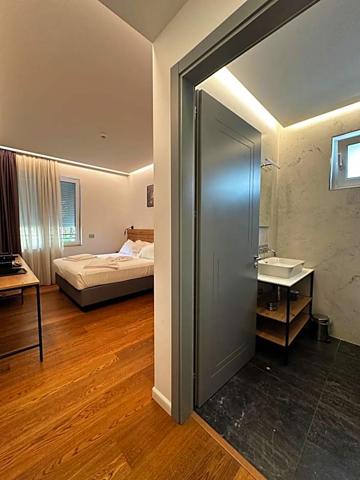 GRANDI 32 Boutique Residence