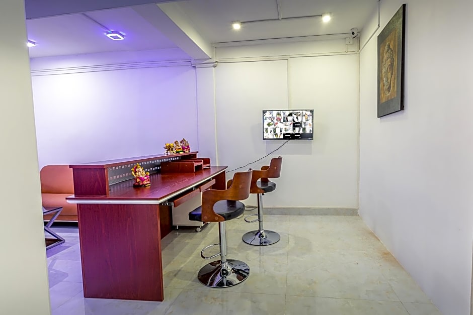 Metro Port City Hotel