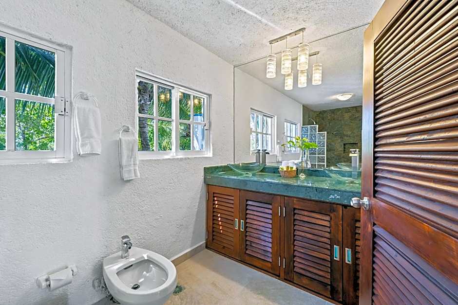 Casa Cenote Hotel