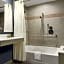 DoubleTree Suites by Hilton Hotel Boston - Cambridge