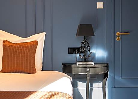 Small Single Room