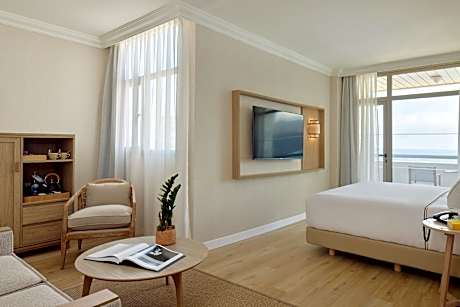 THE LEVEL JUNIOR SUITE FRONT SEA VIEW