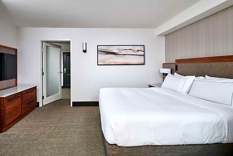 DoubleTree By Hilton Fullerton