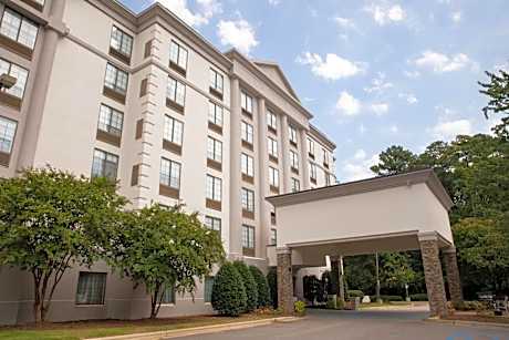 Holiday Inn & Suites Raleigh-Cary (I-40 @Walnut St) By IHG