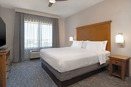 1Kng/2Qn Hearing Accessible 2Bdrm Suite Nsmk