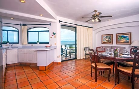 1-Bedroom Oceanfront Suite