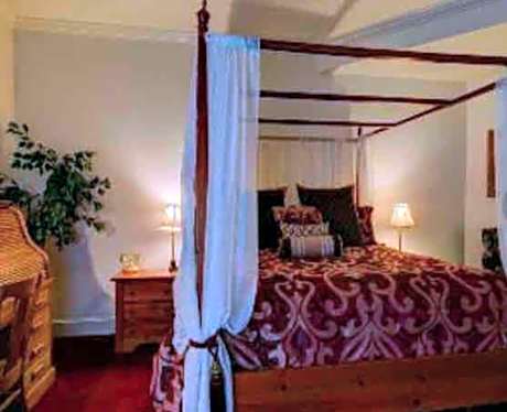 The Currier Inn