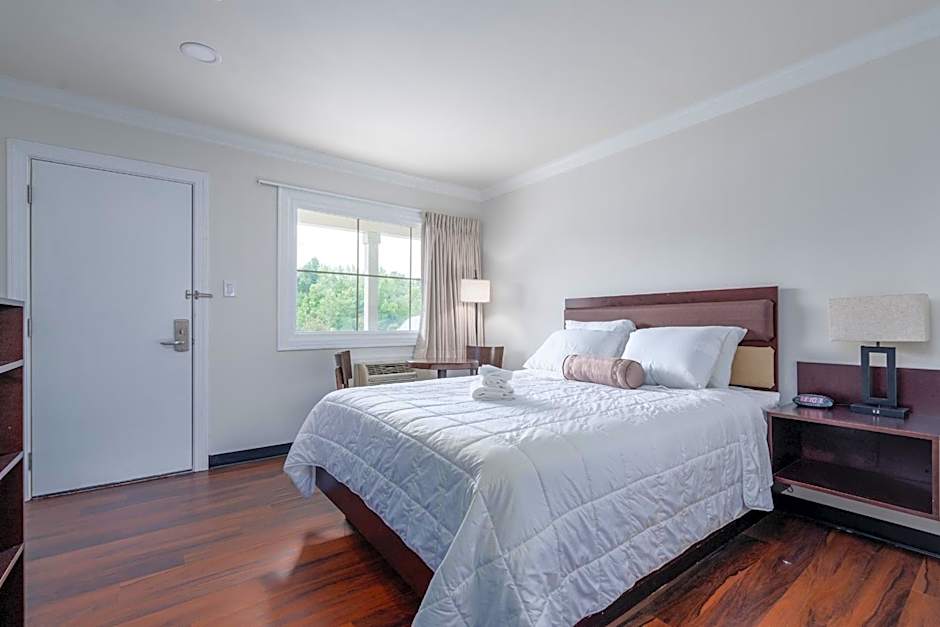 Crewe Boutique Inn
