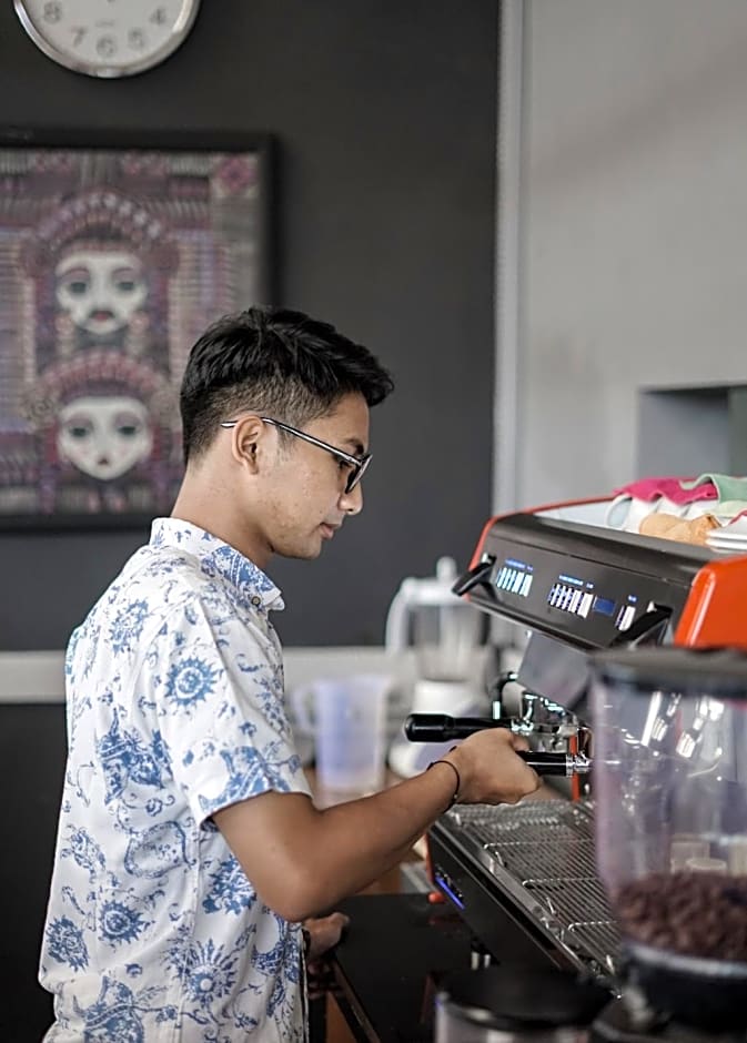 Front One Harvest Hotel Wonosobo