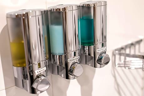 1 King Bed, Non-Smoking, Television, Air-Conditioned, Hairdryer, Safe, Wi-Fi, Full Breakfast