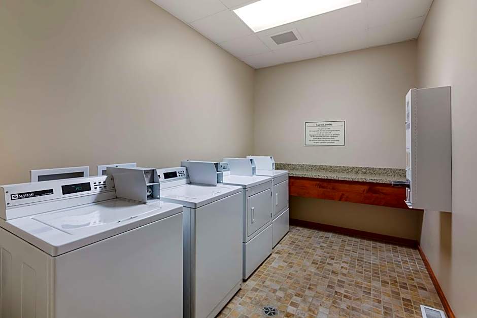 Best Western Golden Prairie Inn And Suites