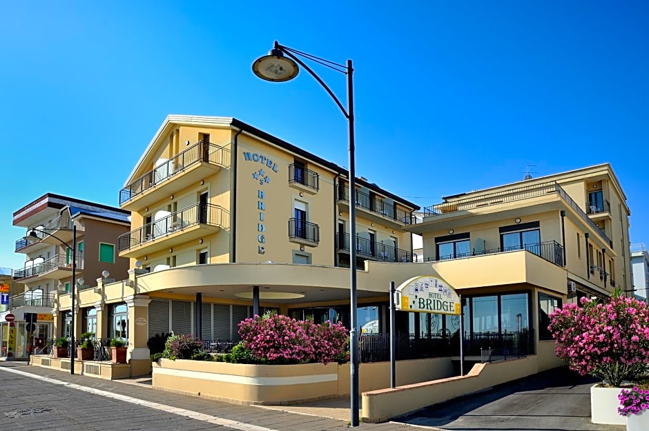 Hotel Bridge