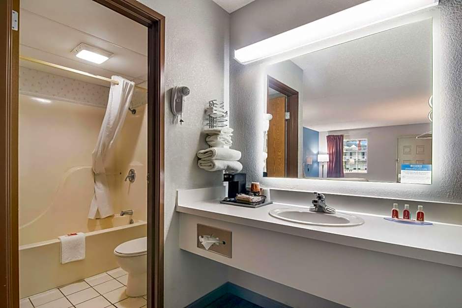 Econo Lodge Branson Theater District