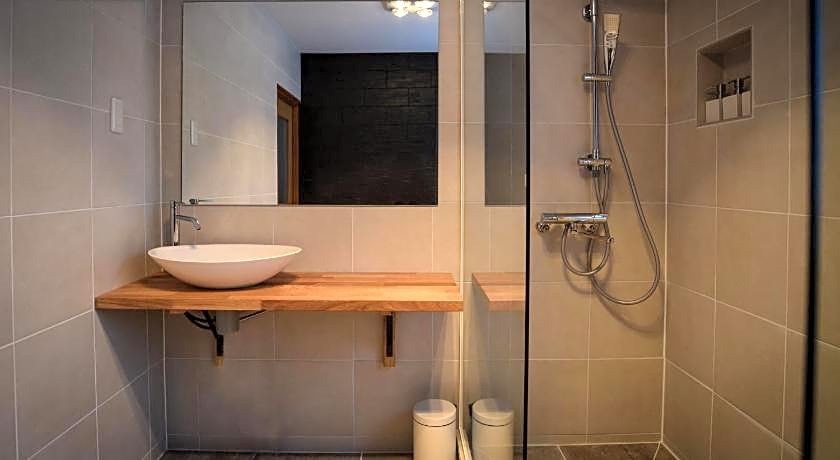 Sheltered Inn Hakuba