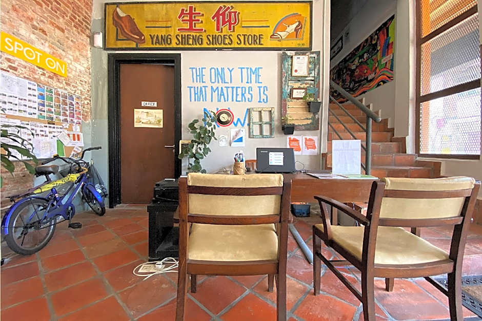 SPOT ON 90194 Lincoln's Backpacker's