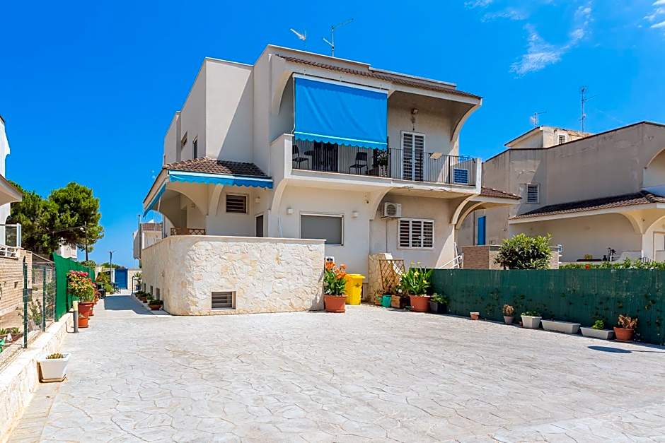 APULIA BLUE APARTEMENTS & B&B