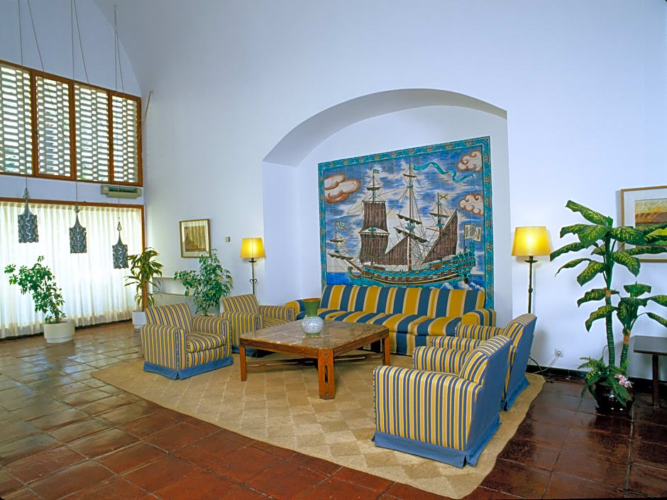 Parador De Ceuta Hotel La Muralla