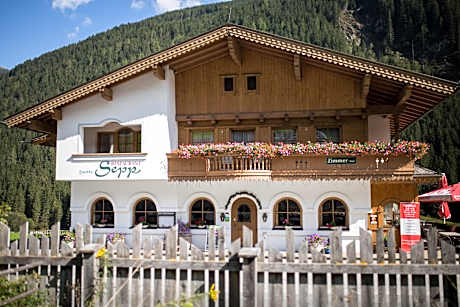 Deluxe Double Room with Bath