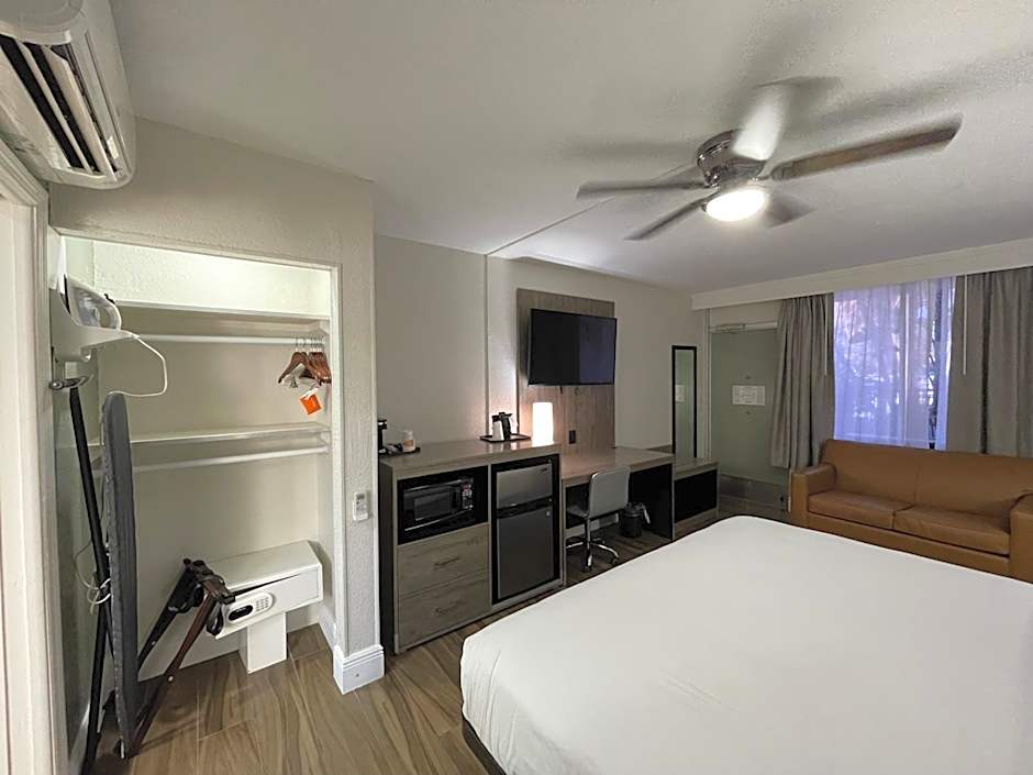 Quality Inn & Suites Airport/Cruise Port Hollywood