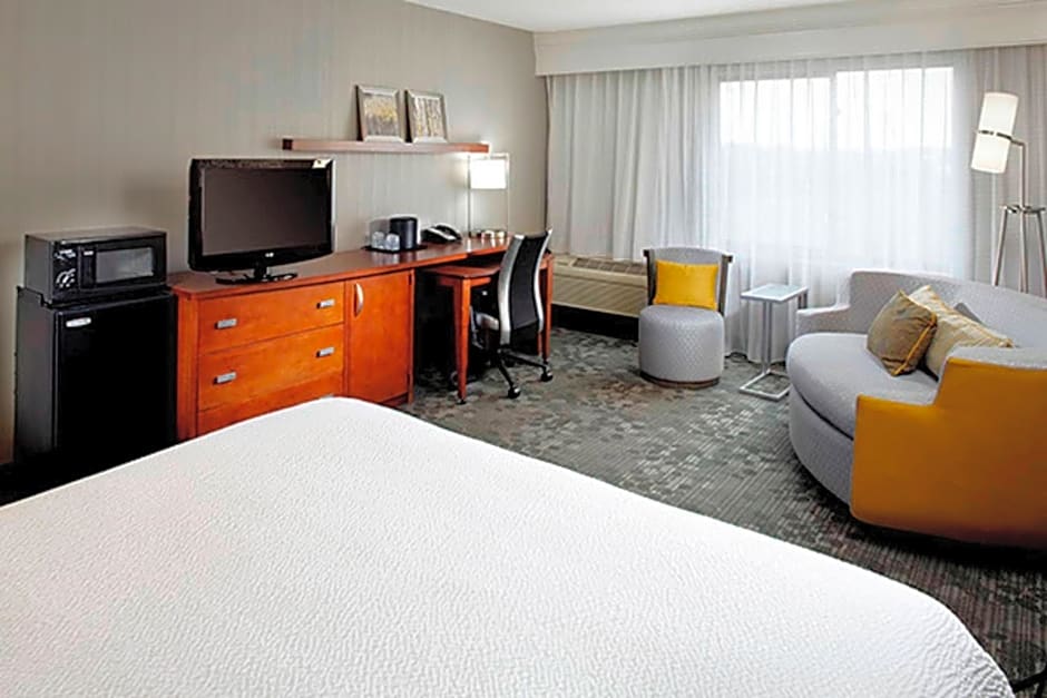 Courtyard by Marriott Akron Stow