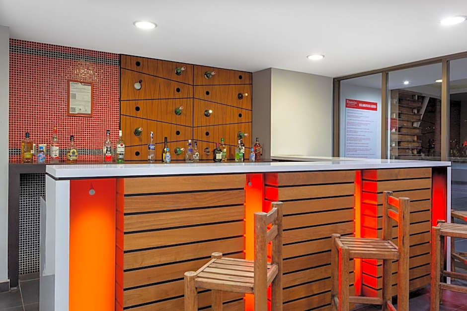 Ramada by Wyndham Acapulco Hotel & Suites
