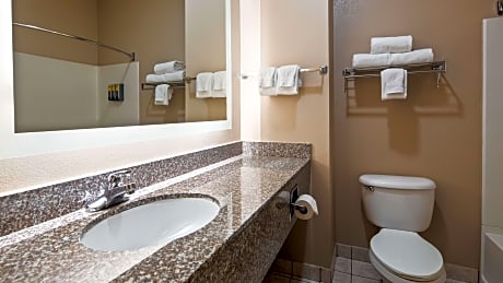 1 King Bed, Non-Smoking, Executive Room, Microwave And Refrigerator, Wet Bar, Sofabed, Full Breakfas