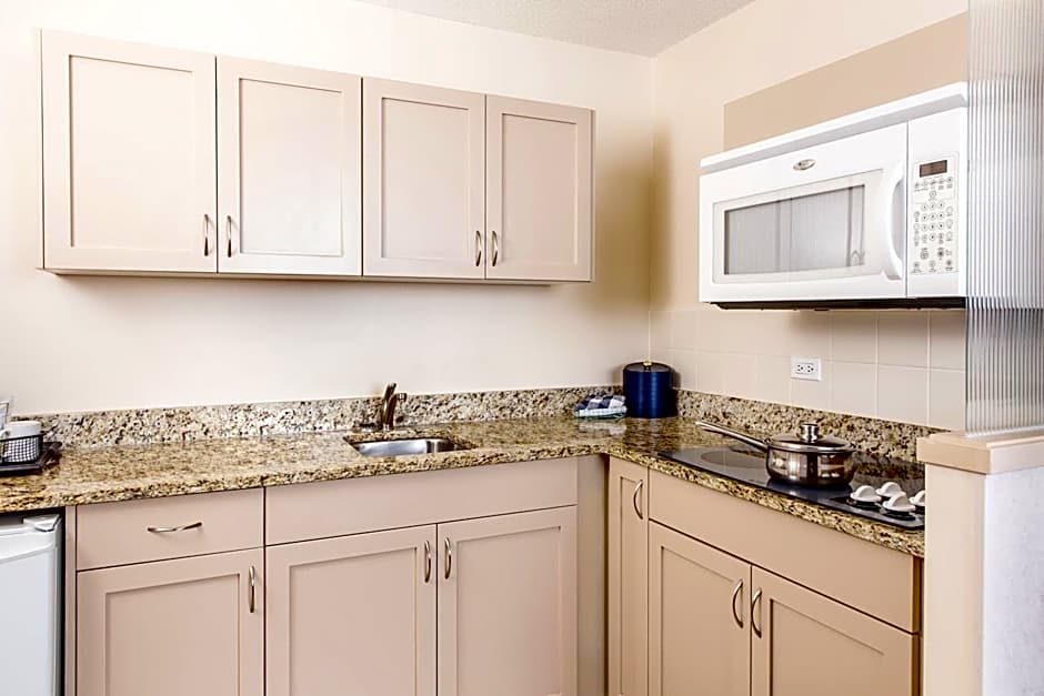 Campus Tower Suite Hotel