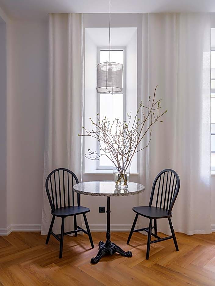 MIRO Rooms Skolas - quiet chic, free parking, self check-in