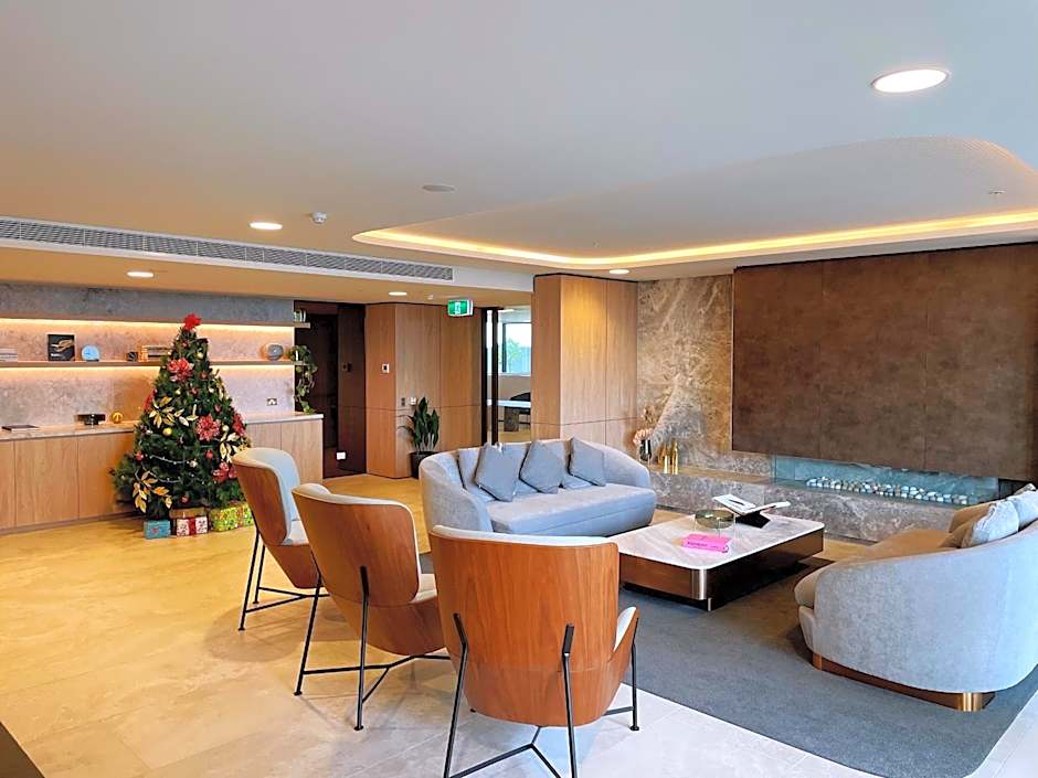 Skygarden Luxury Condo