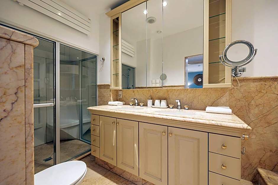 Leonardo Hotel Antwerp the Plaza