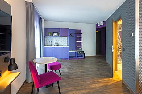 Premium Queen Room with Kitchenette