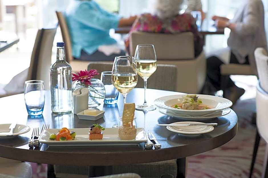 Captain's Club Hotel & Spa