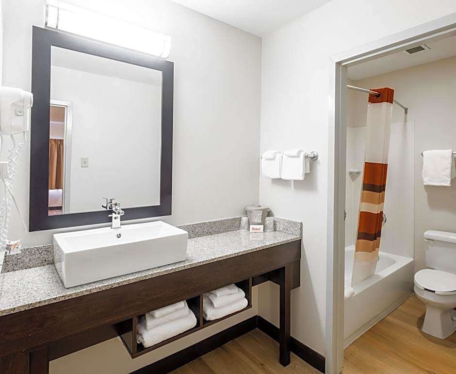 Red Roof Inn PLUS+ South Deerfield - Amherst