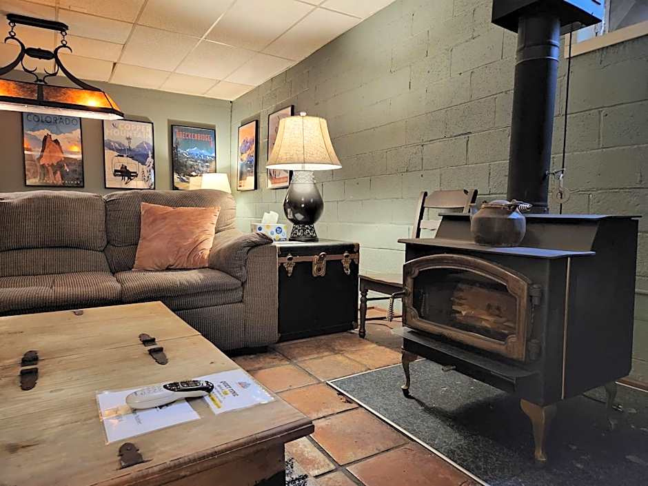 Inn the Clouds Hostel & Inn