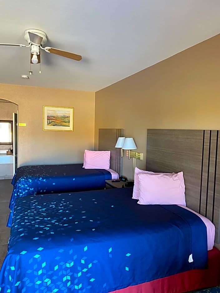 Los Fresnos Inn and Suites