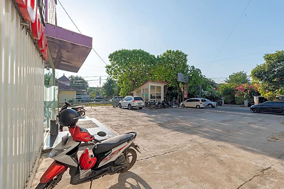 RedDoorz near Goa Sunyaragi