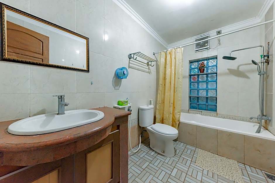 Urbanview Hotel Villa Surya Bandung