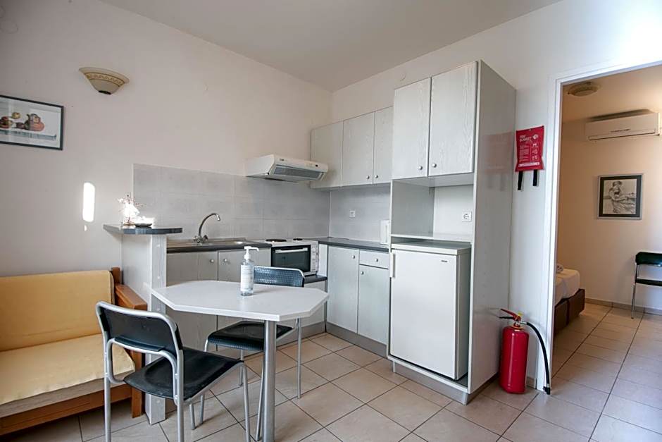 Polydoros Appartments