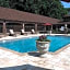 Chalet Inn & Suites