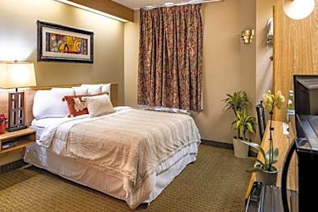 Queen Room