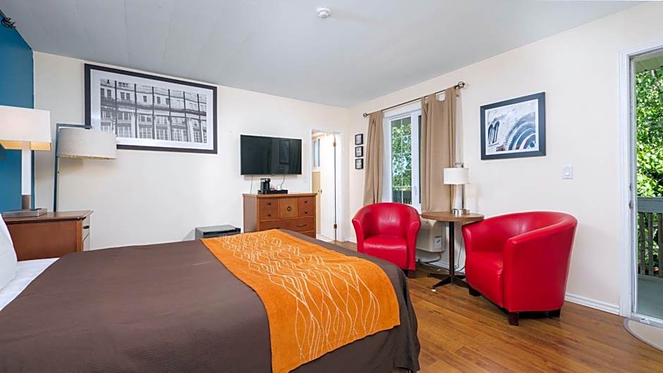 Coach House Inn