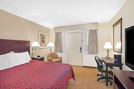 1 King Bed Mobility Accessible Room Non-Smoking