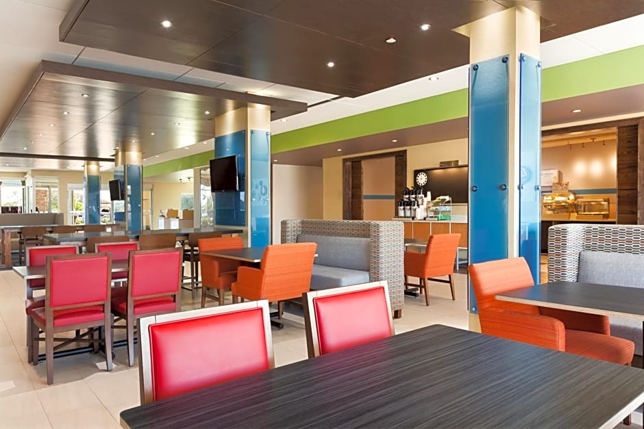 Holiday Inn Express & Suites Edinburg- Mcallen Area, an IHG Hotel
