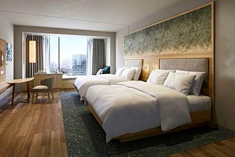 Queen Room with Tub - Mobility Accessible/Club Level